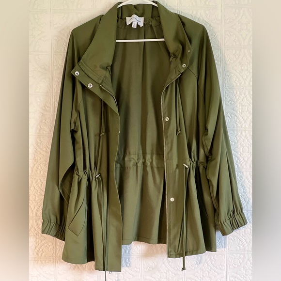ELIZABETH&JAMES | Olive Windebreaker - Picture 1 of 6